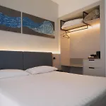 Sea Lion Hotel