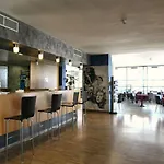 Sea Lion Hotel 4*