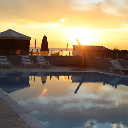 Sea Lion Otel 4*