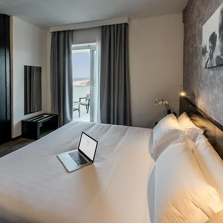 Sea Lion 4*