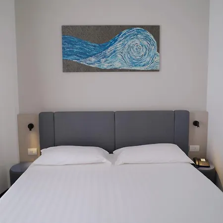 Sea Lion Hotel