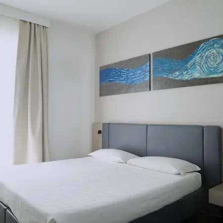 Sea Lion Hotel