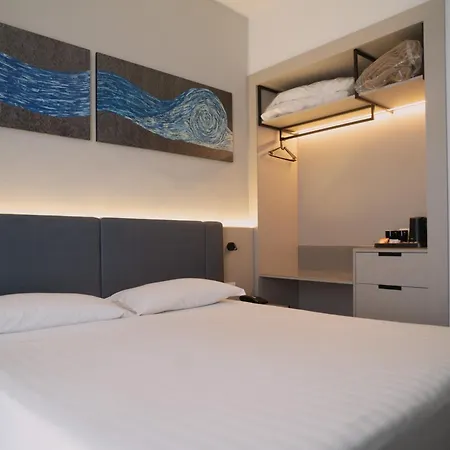 Sea Lion Hotel