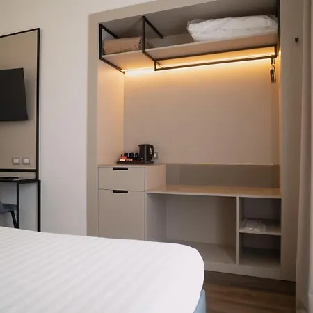 Sea Lion Hotel 4*