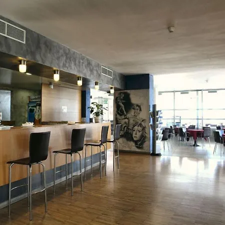 Sea Lion Hotel 4*