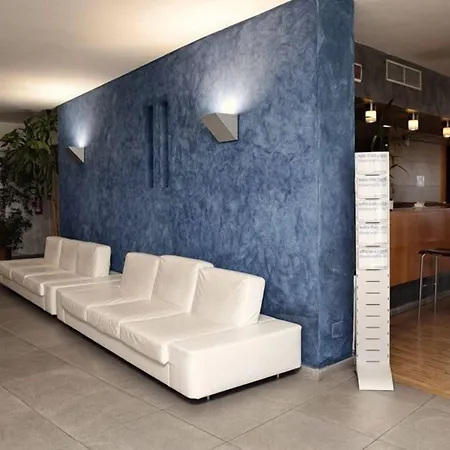 Sea Lion Hotel 4*