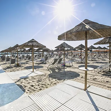 Hotel Sea Lion 4*